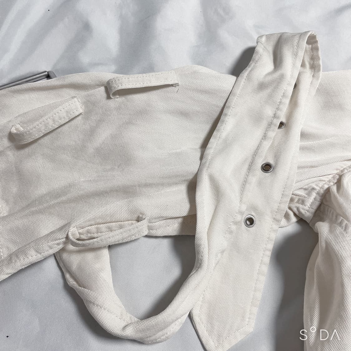 아크네 스튜디오 벨티드 트렌치 코트 아이보리 34 상품이미지4