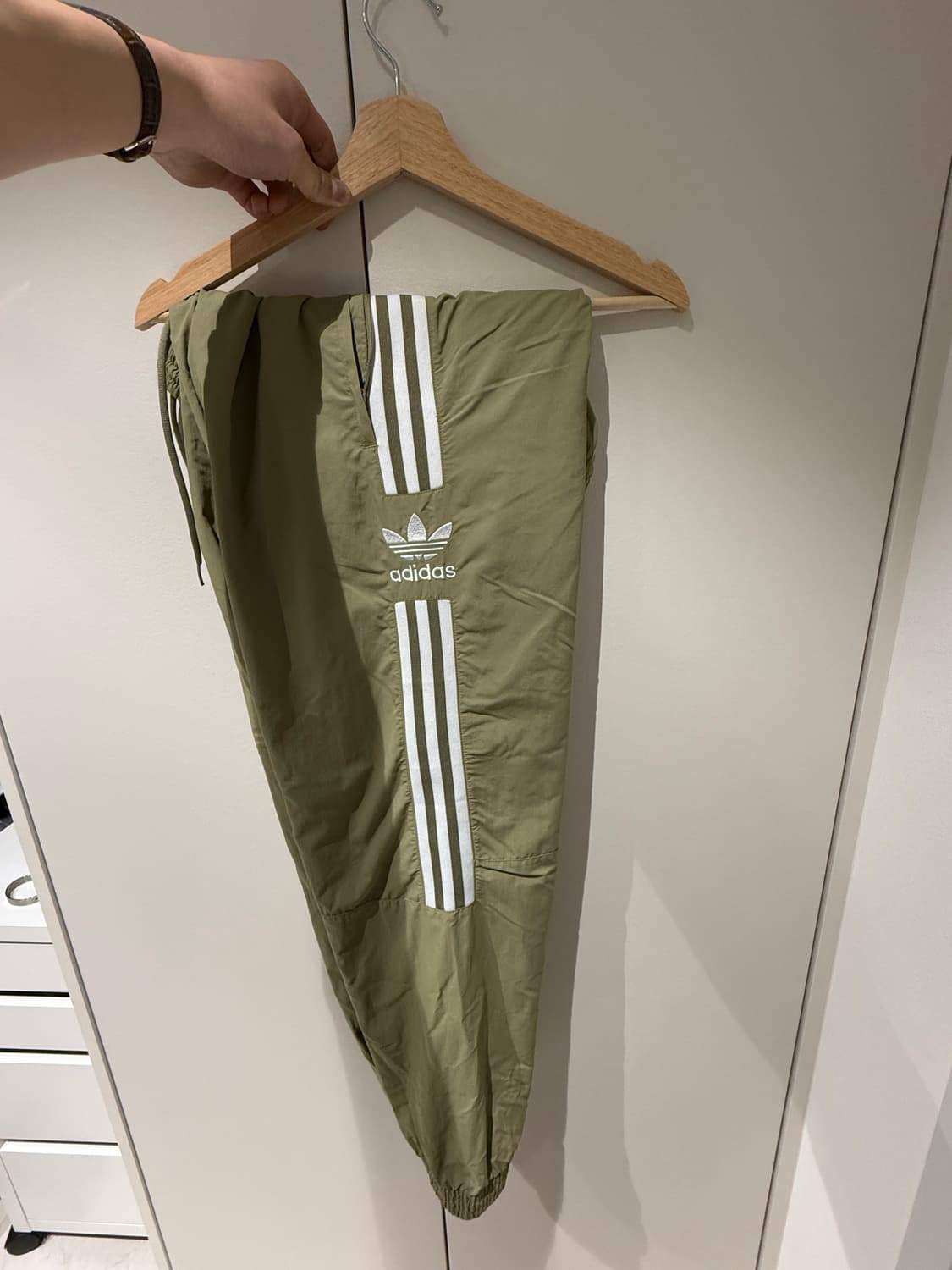 아디다스 파이어버드 트랙팬츠 올리브색 상품이미지2