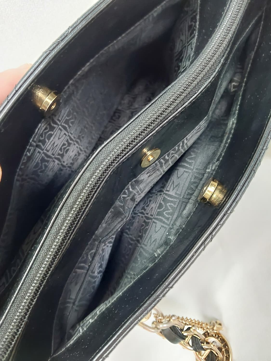 메트로시티 퀼팅 금장 체인백 상품이미지7