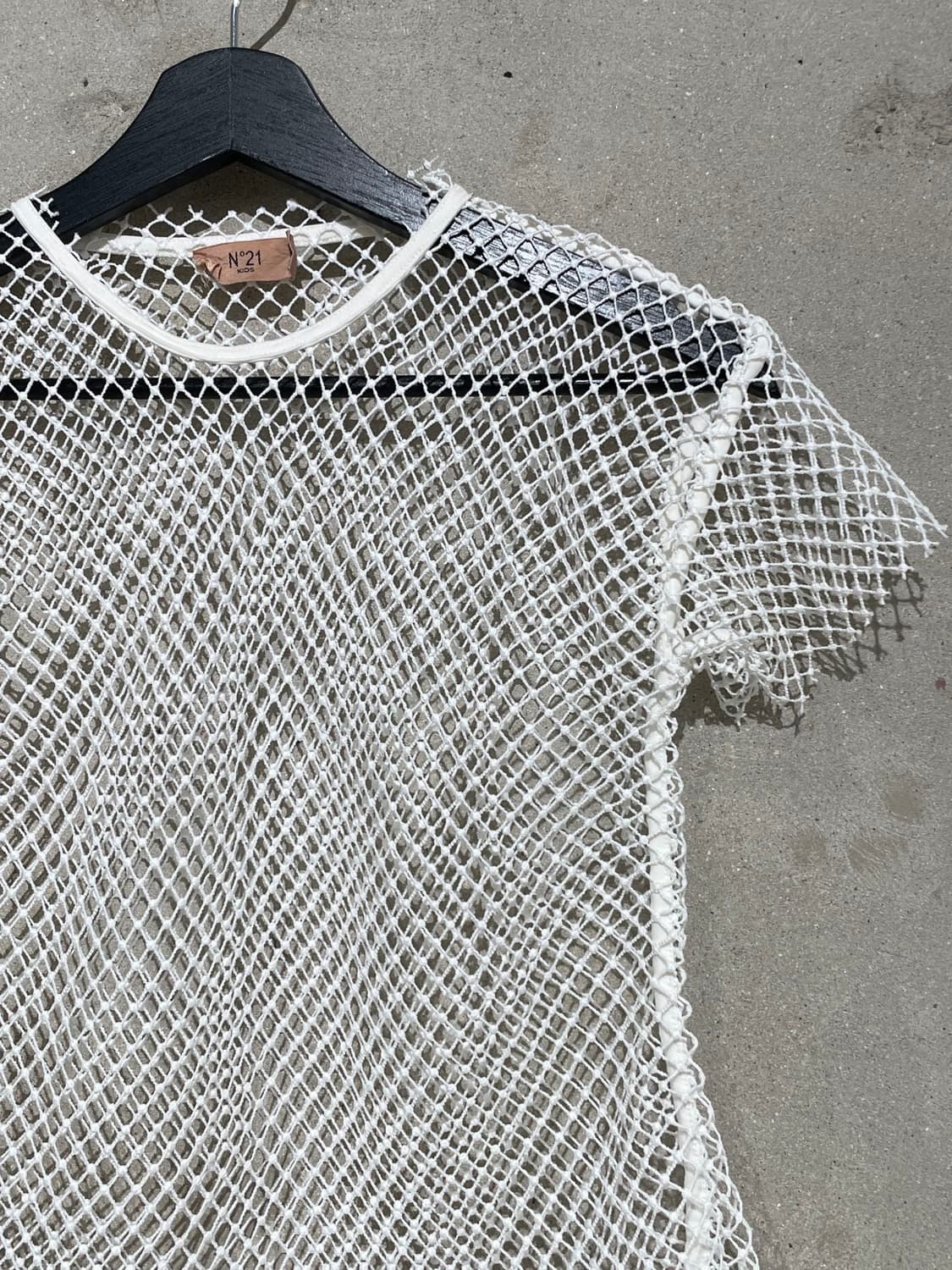 n21 화이트 메쉬 하프티 상품이미지3