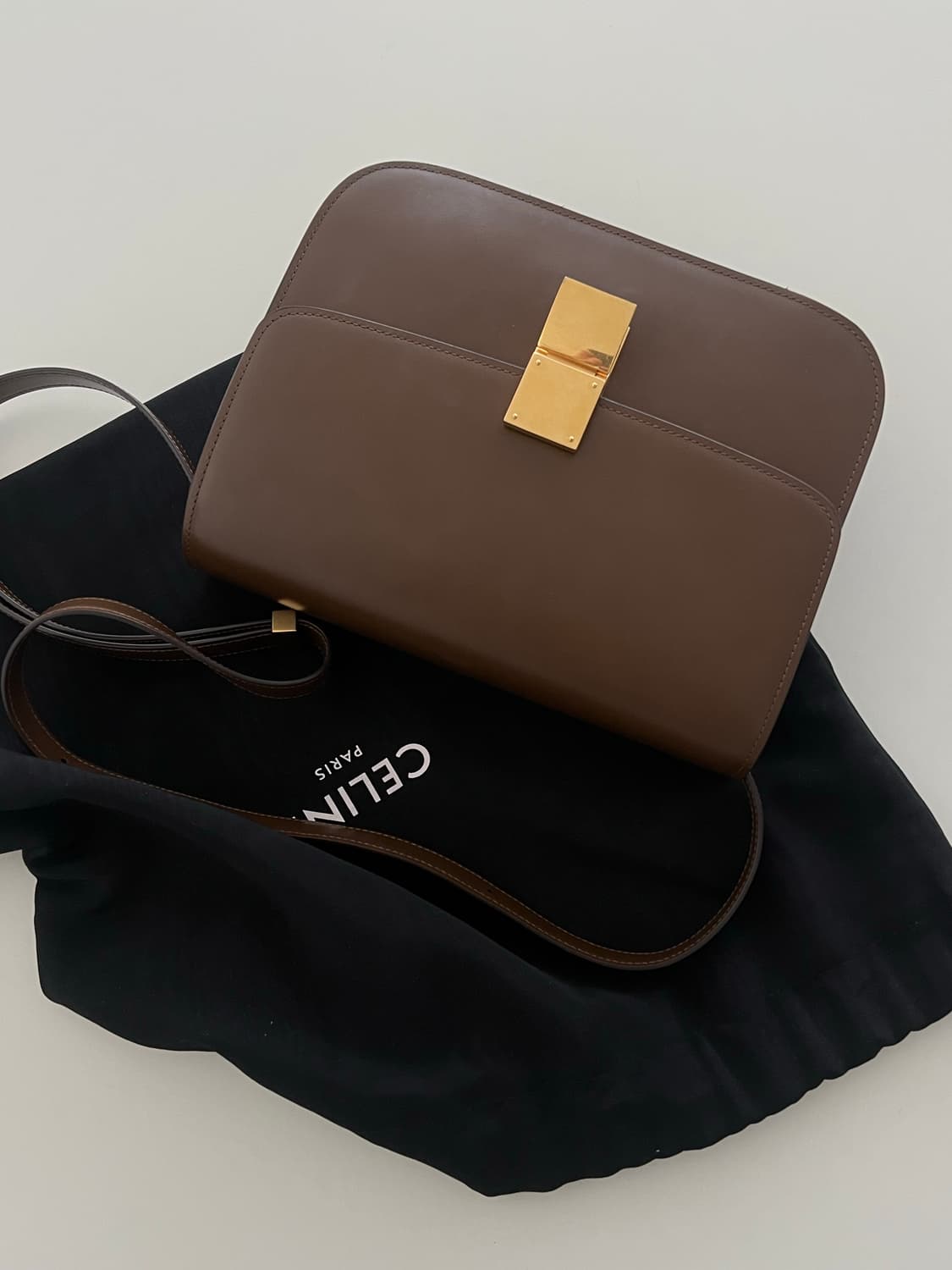 셀린느 클래식 박스 미듐 상품이미지1