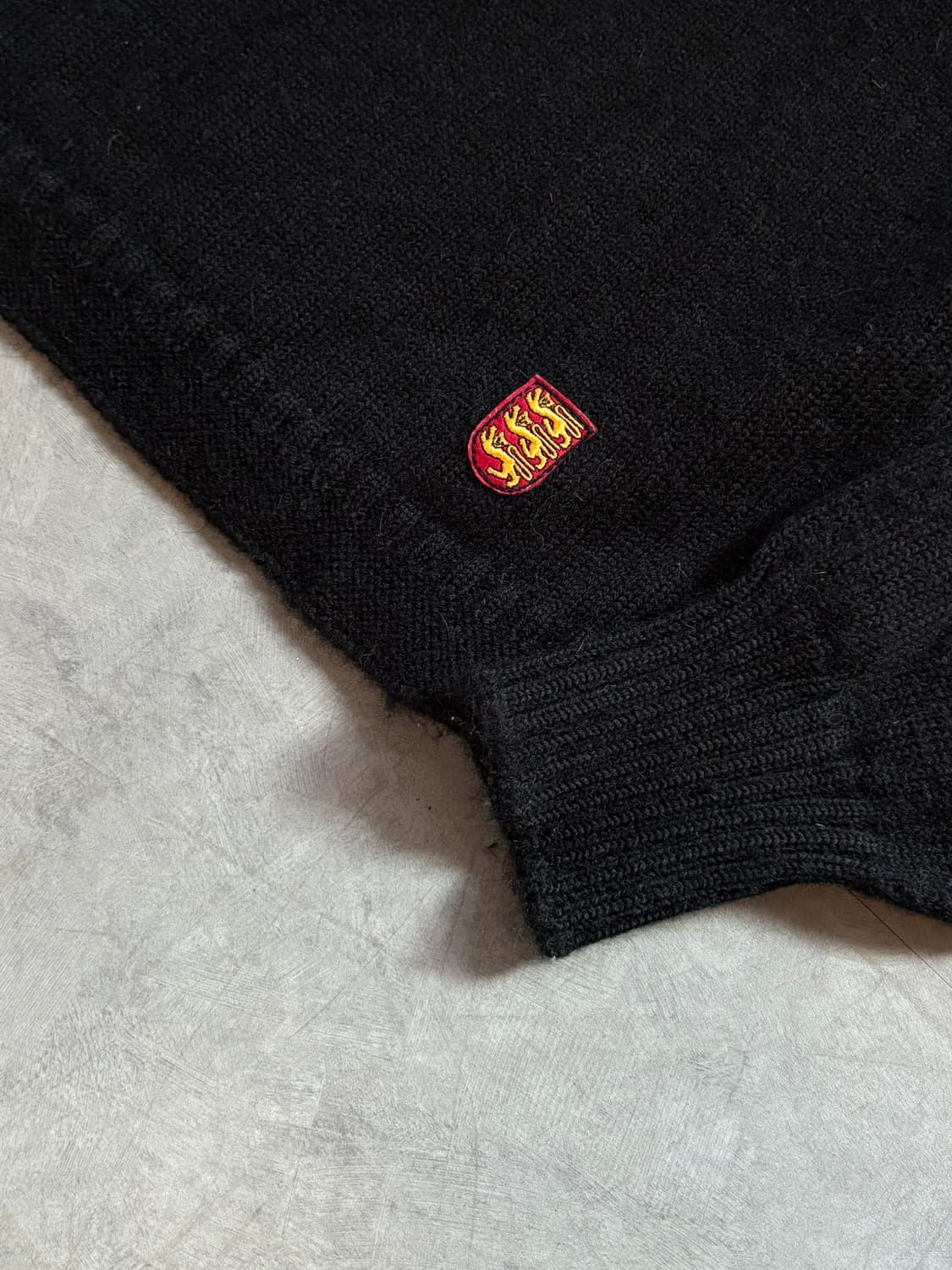 Guernsey Woollens 건지 울른스 블랙 니트 상품이미지2