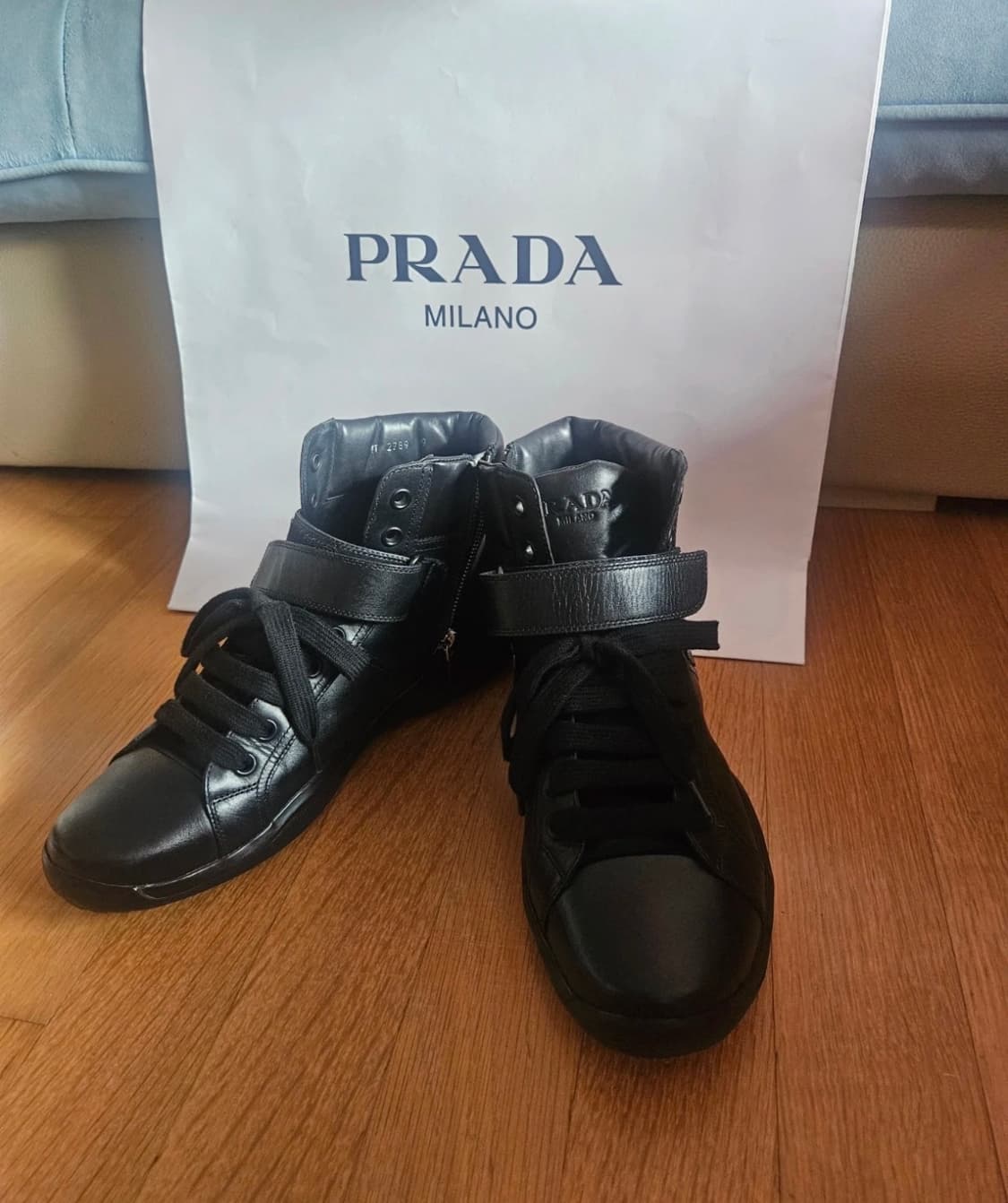 프라다 레더 스니커즈 상품이미지1