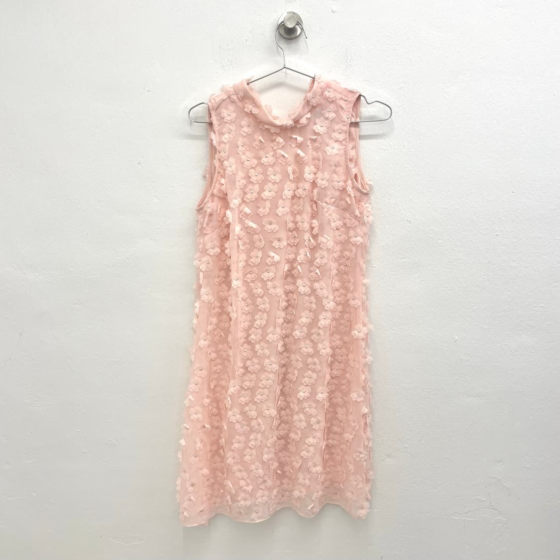 Blush floral appliqué mini dress 상품이미지1