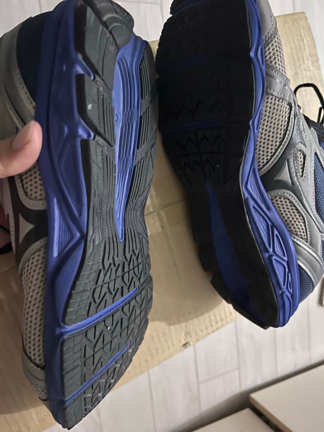 미즈노 러닝화 상품이미지3