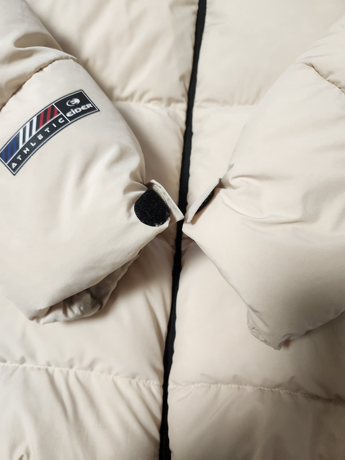 아이더 뉴 제레미 덕다운 패딩 자켓 사이즈105 xl

사진이나 실제로  상품이미지8