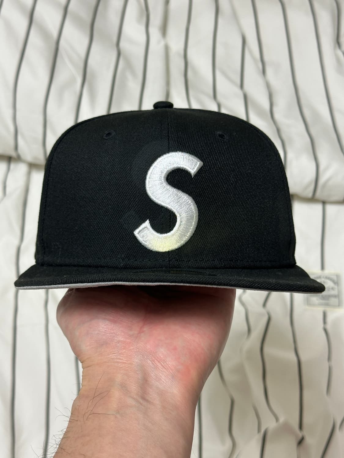 슈프림x뉴에라 스크류볼 S 로고 블랙(714/57.7cm) 상품이미지3