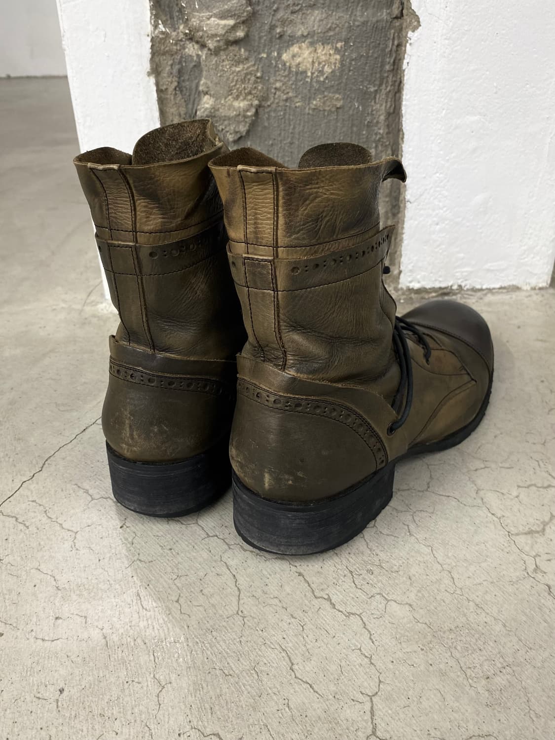 훕데두 올리브 레이스 업 레더 부츠 상품이미지5