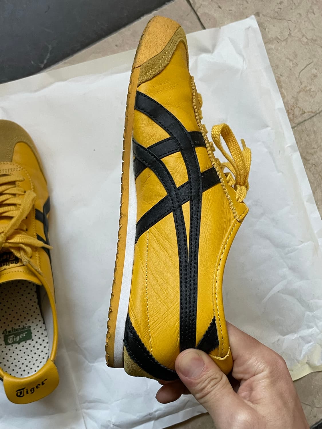 오니츠카 타이거 멕시코 66 옐로우 블랙 265사이즈 판매합니다! 상품이미지7