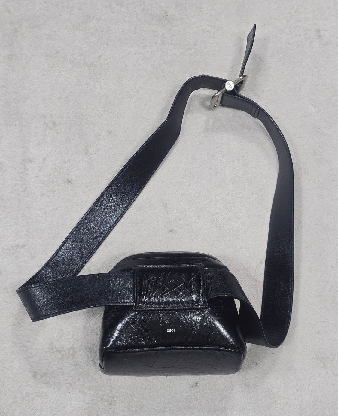 OSOI 오소이 레더 미니 바디백 상품이미지1