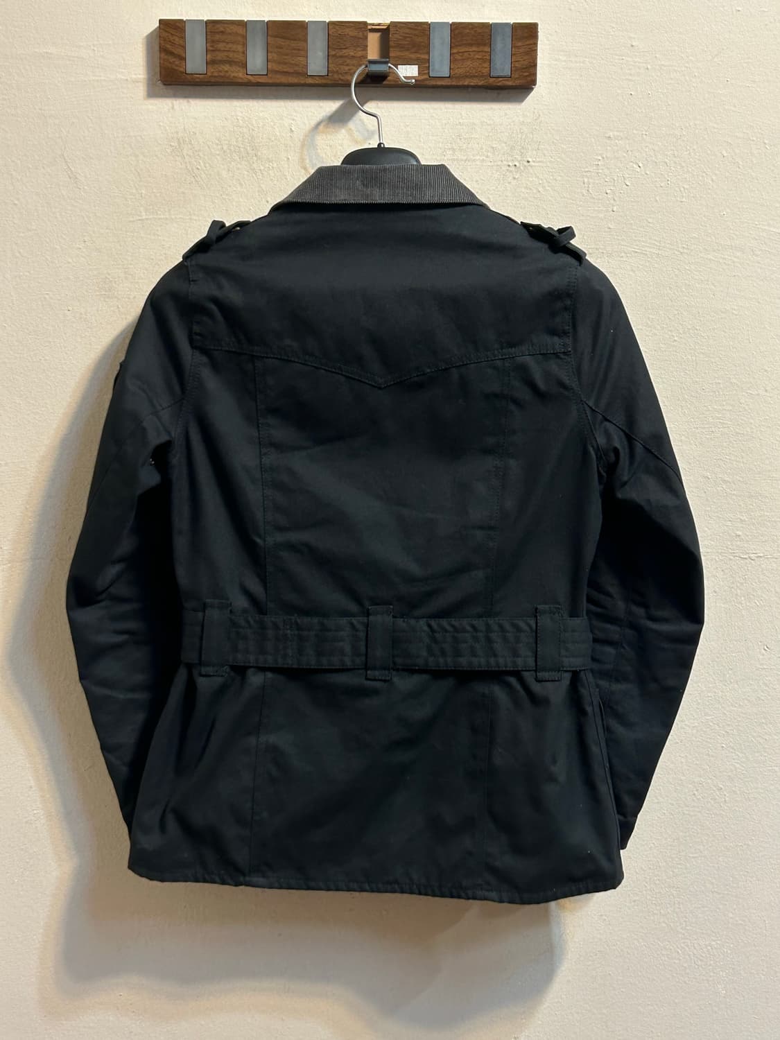 바버 인터네셔널 벨티드 왁스 자켓  상품이미지4