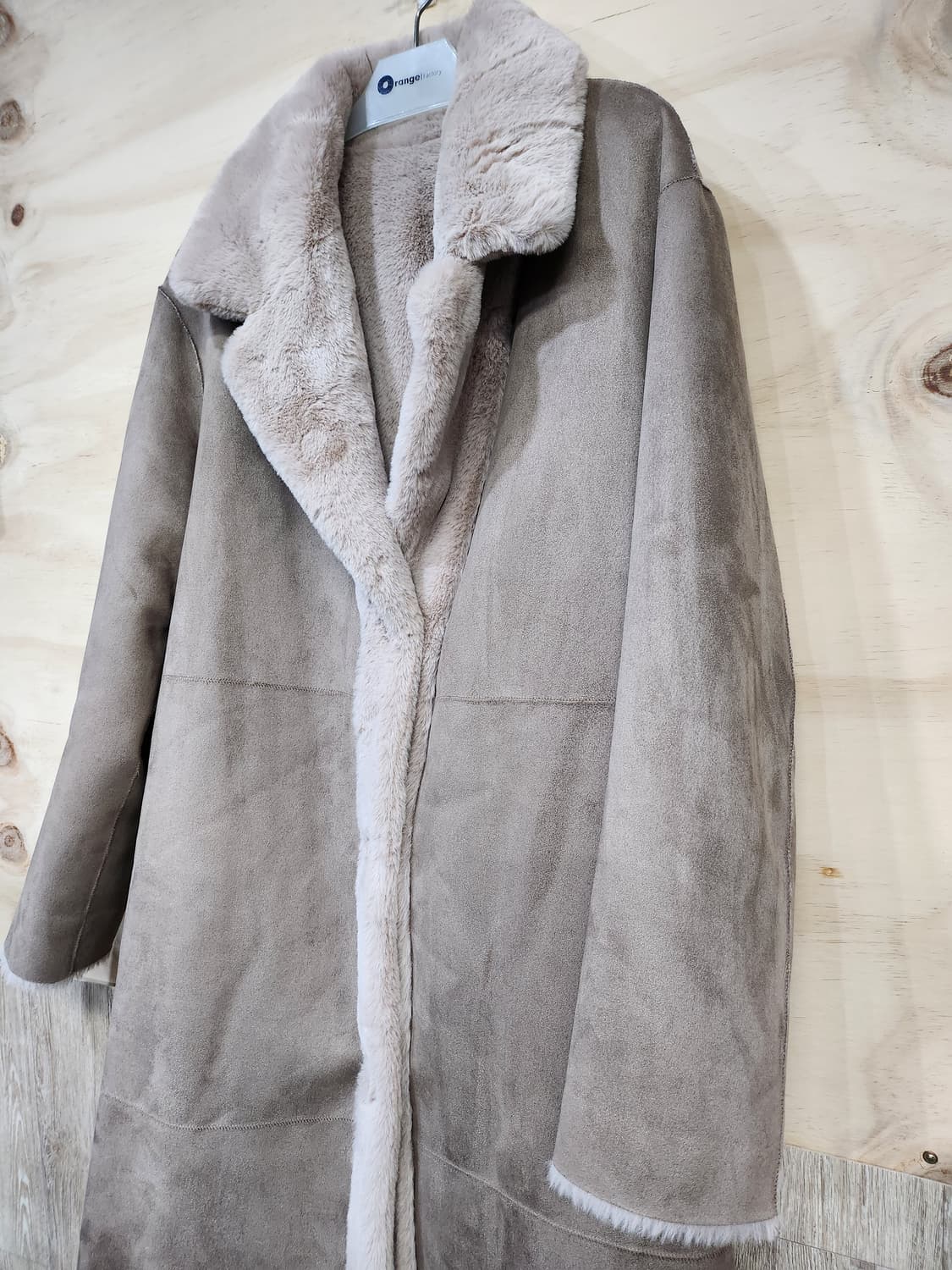 626) 더 아이잗 무스탕 코트 상품이미지3