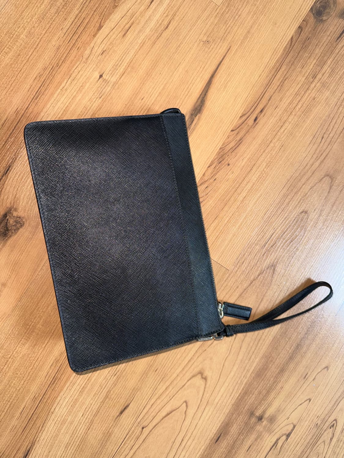 프라다 블랙 사피아노 레더 파우치 상품이미지3