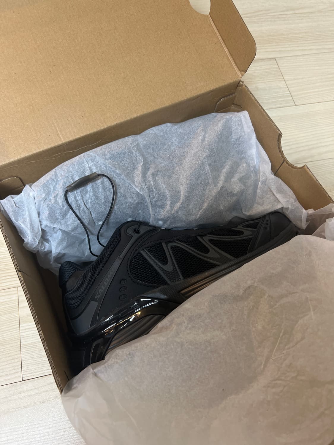 살로몬 XT-위스퍼 블랙 아스팔트 225 상품이미지2