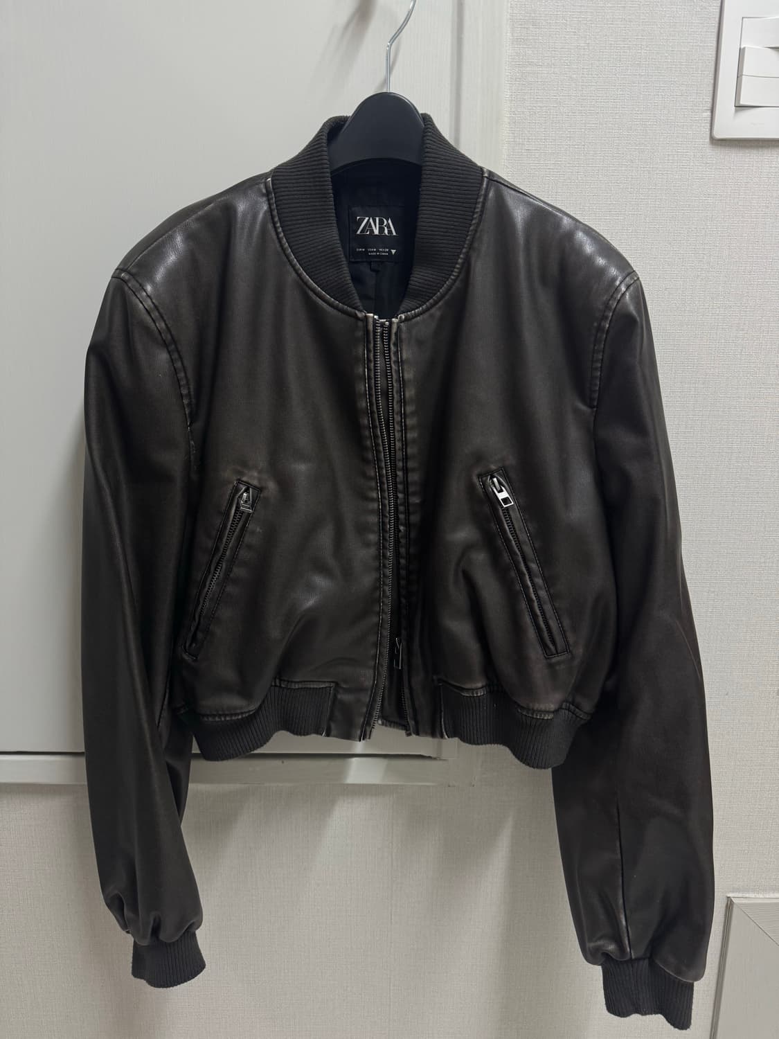 자라 페이디드 크롭 레더 봄버 자켓 M 상품이미지3