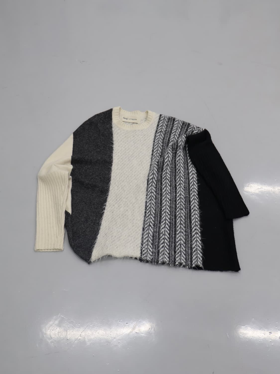 Crazy Letricot Asymmetric Patchwork Knit 상품이미지2