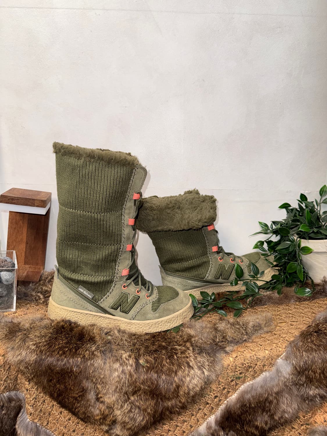 New Balance khaki knit fur boots 상품이미지5