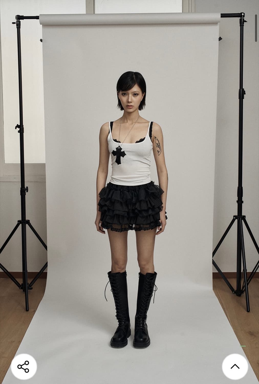 일리오 화이트 레더 크로스 네크리스 슬리브리스 상품이미지5