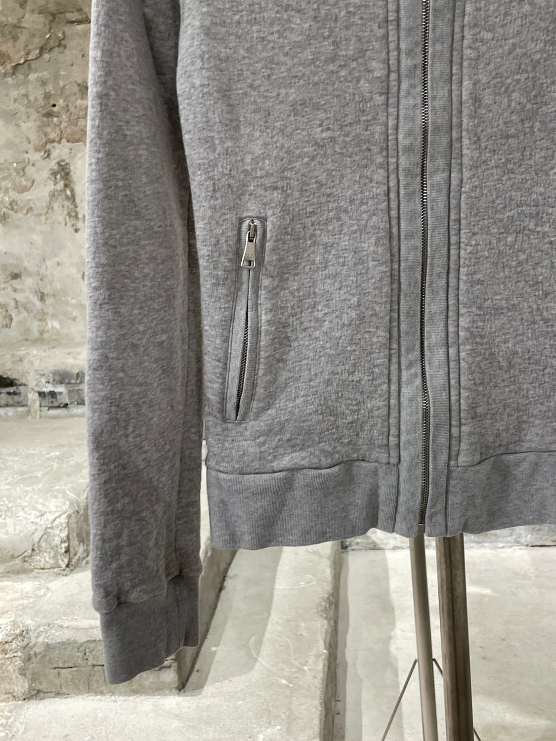 돌체 앤 가바나 멜란지 그레이 메탈 로고 집업 자켓 상품이미지4