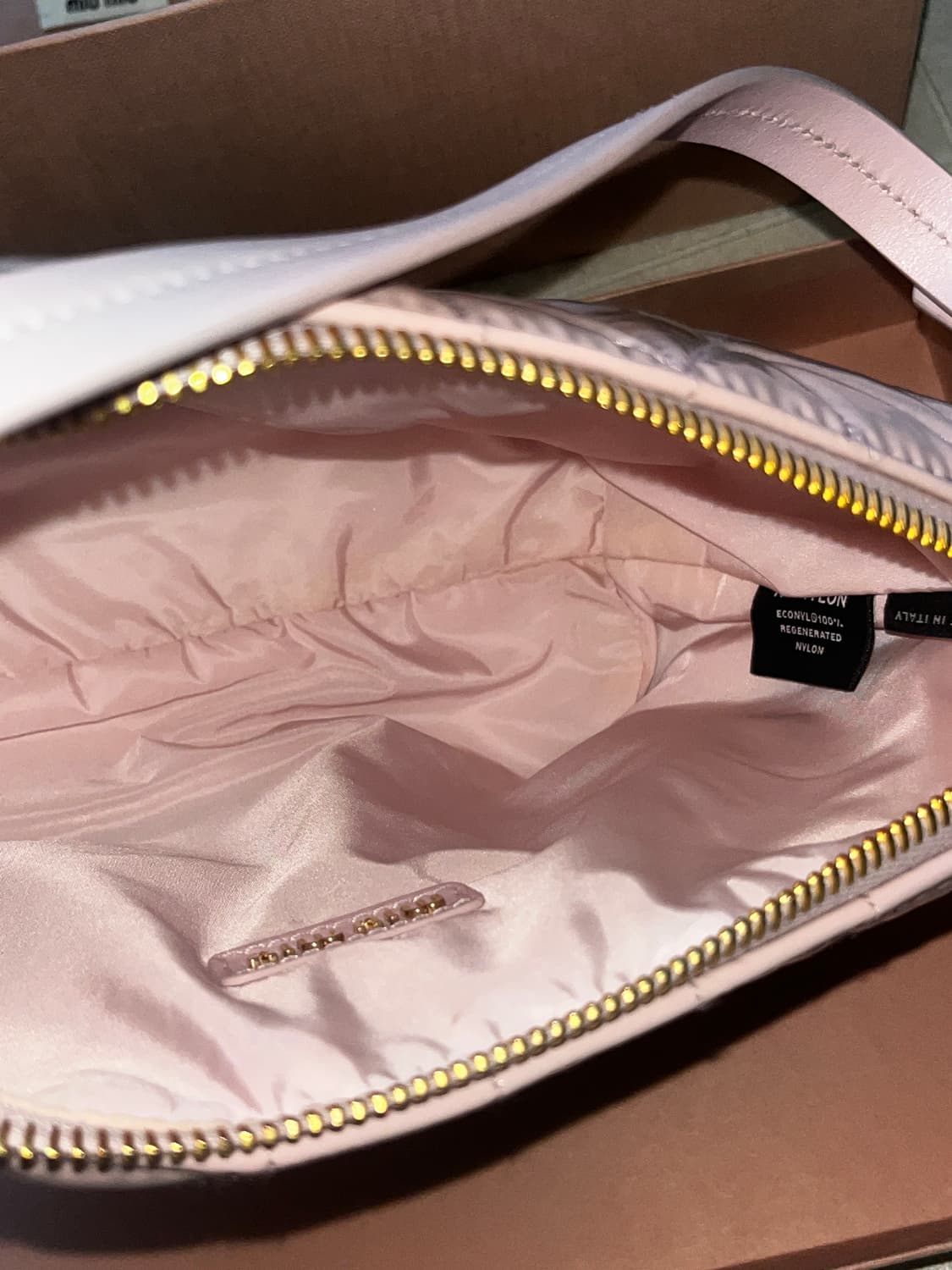 미우미우 마테라쎄 스피릿 시레백 상품이미지6