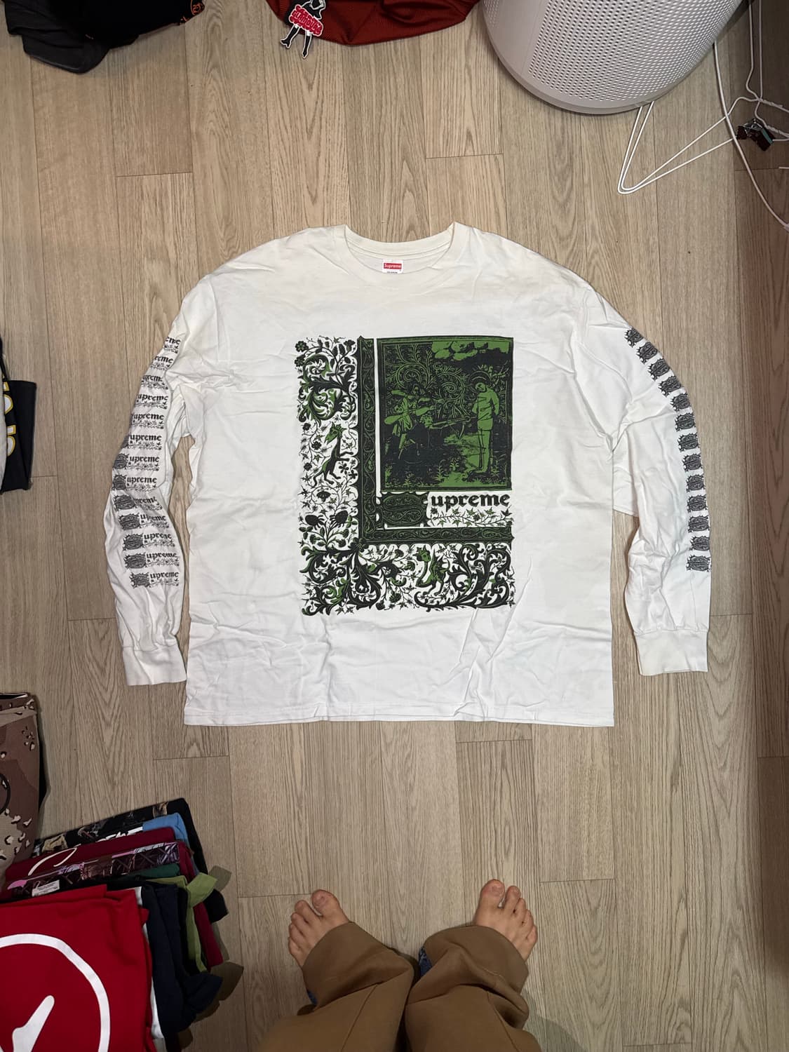 슈프림 24SS 세인트 세바스찬 롱슬리브 화잍 상품이미지1