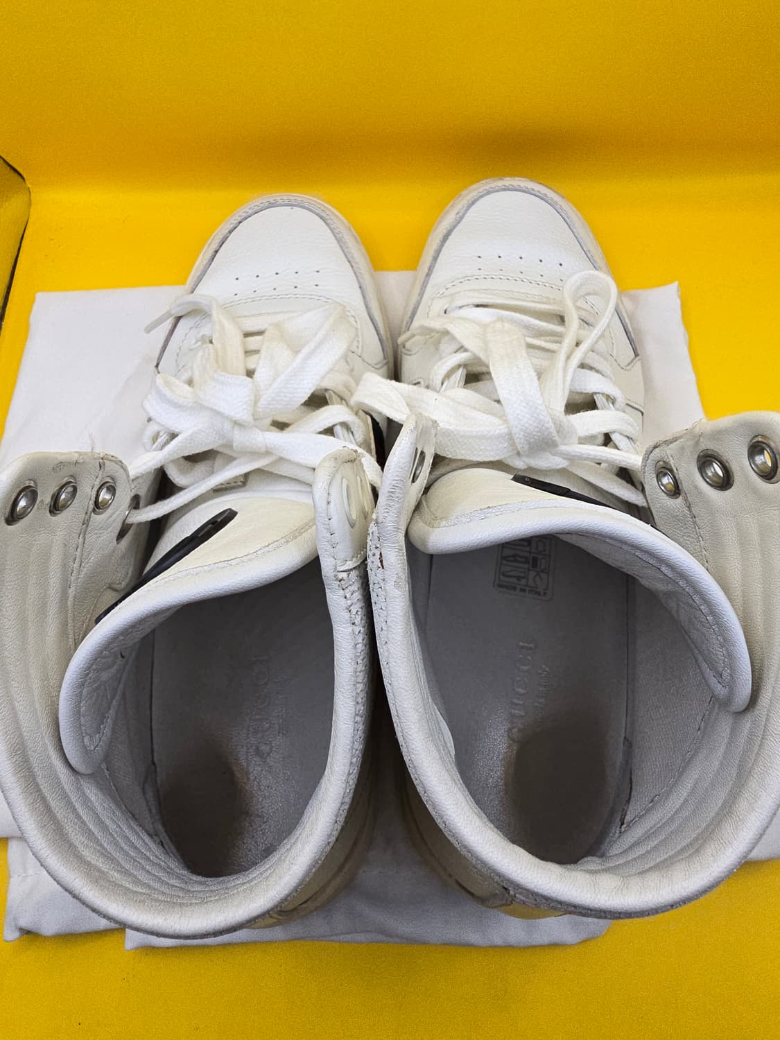 구찌 하이탑 스니커즈
사이즈 37(235~240) 상품이미지8