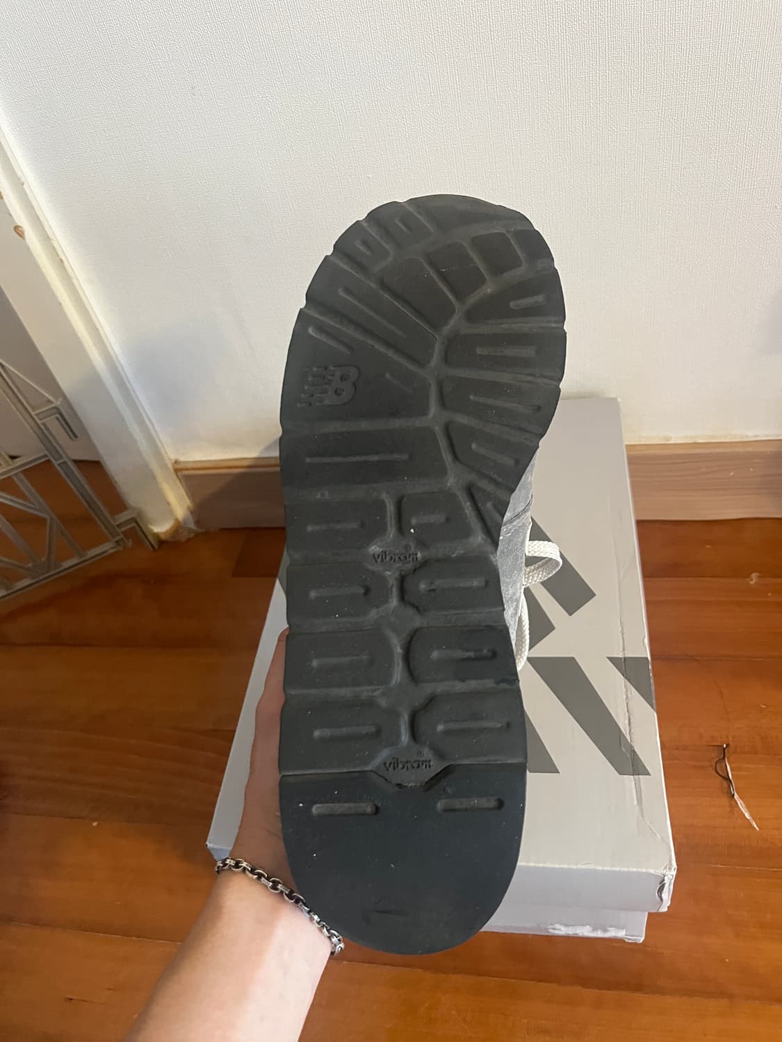 뉴발란스 990 v1 uk10 상품이미지8
