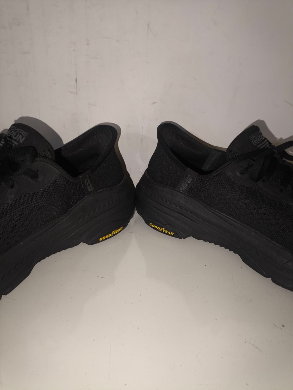 250mm 스케쳐스 맥스쿠셔닝 아치핏2 고런 러닝화 상품이미지6