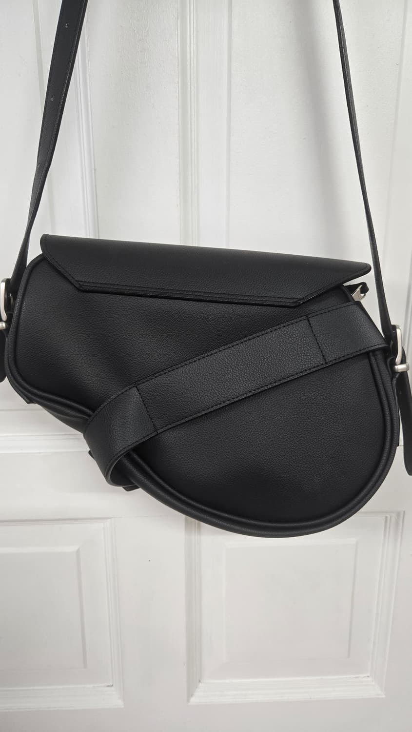 이우가마카라스 버클백 상품이미지4