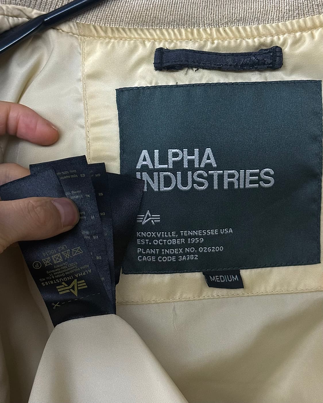 알파인더스트리 베이지 아이보리 항공 점퍼 ma1 M 95 봄버 블루종 상품이미지8