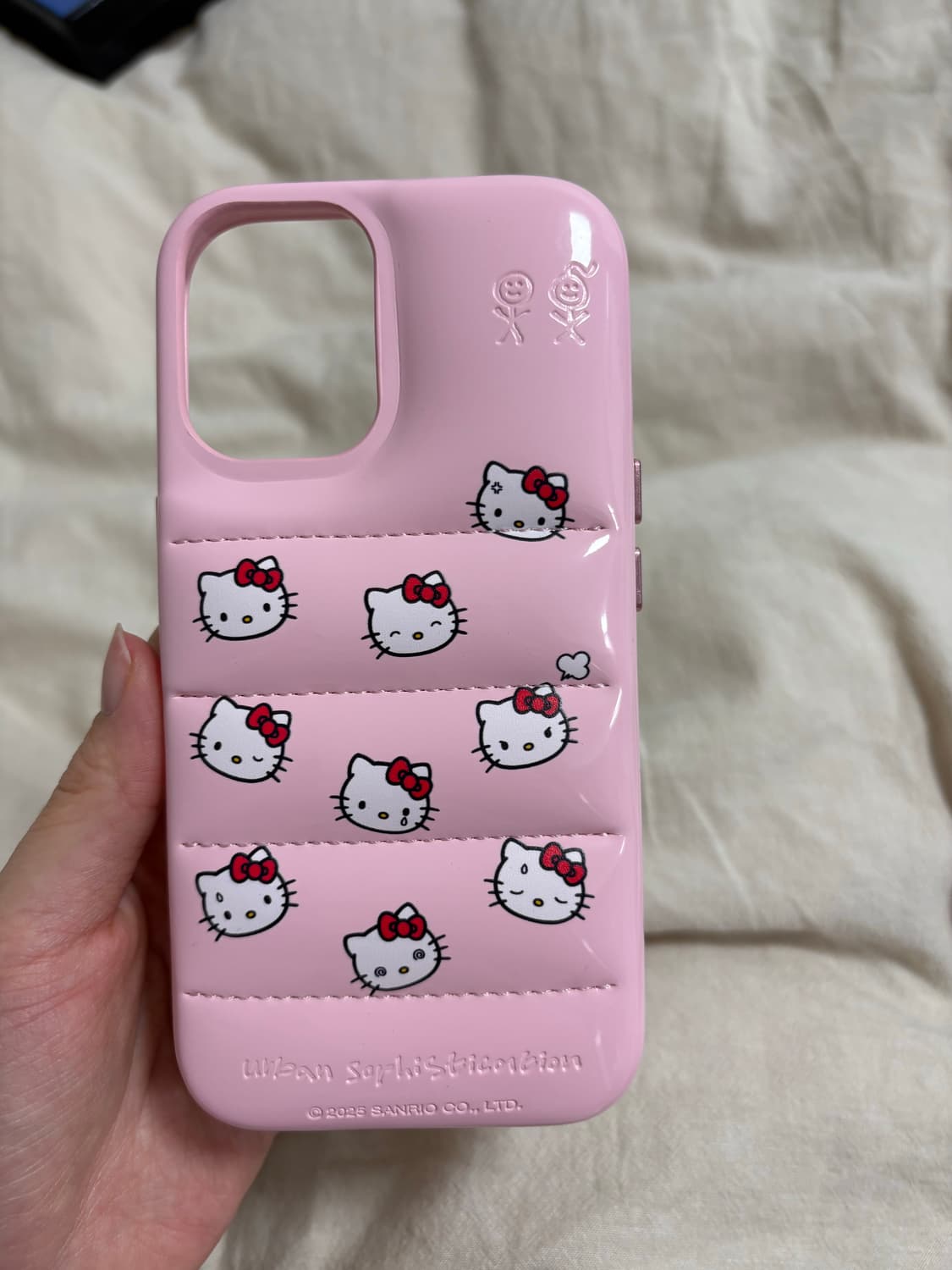 어반 소피스티케이션 아이폰 16 헬로키티 상품이미지3
