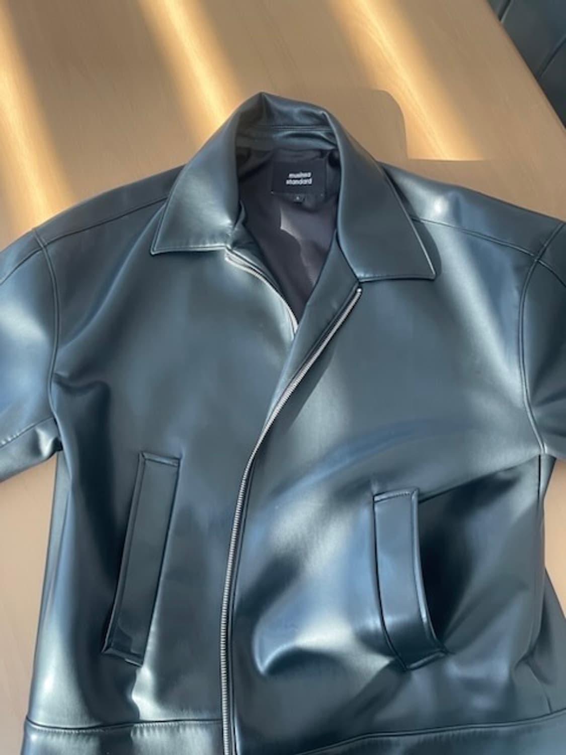 무탠 신세틱 레더 엑스트라 오버사이즈 싱글자켓 L 사이즈 판매합 상품이미지2