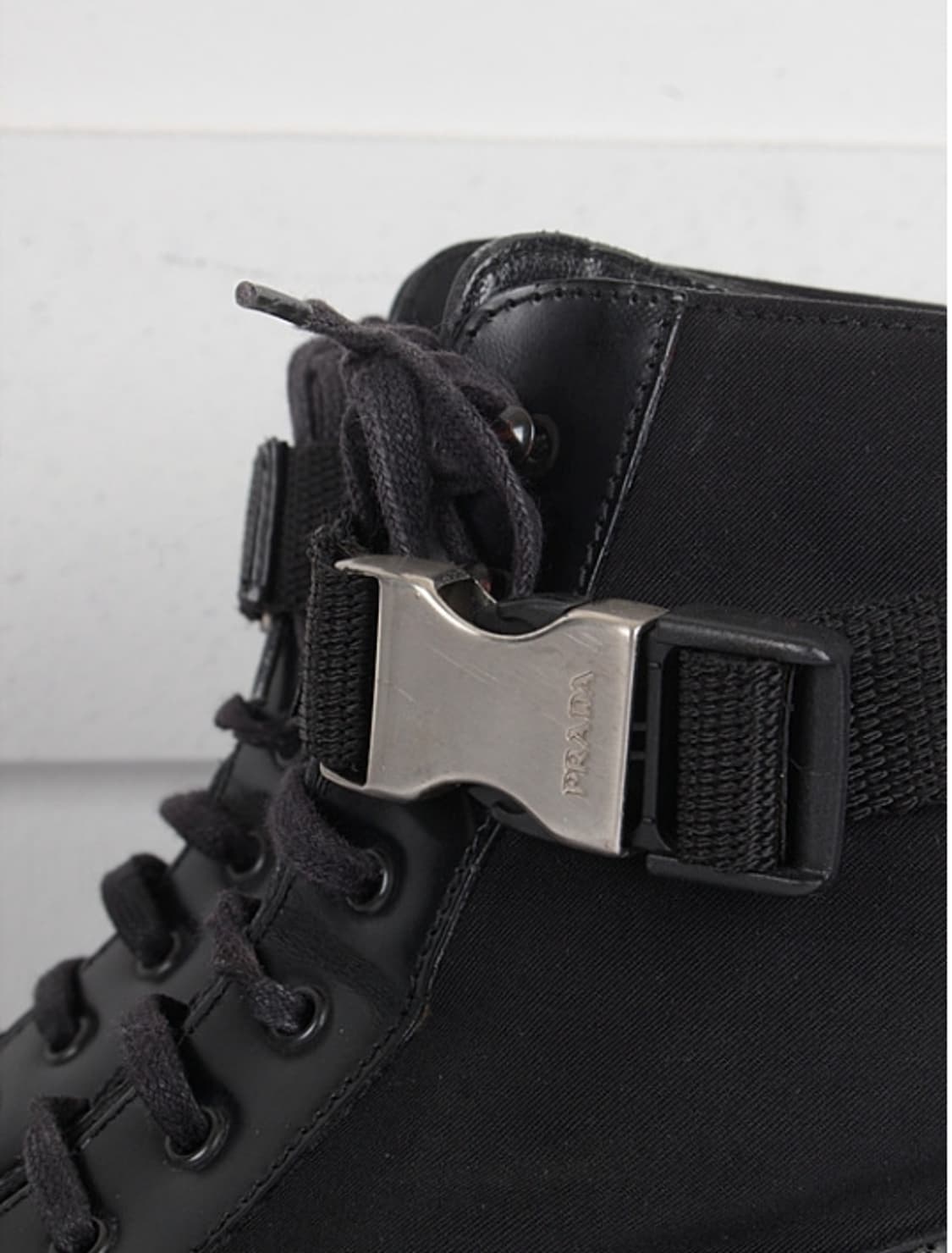 프라다 로고 버클 컴뱃 부츠 상품이미지2