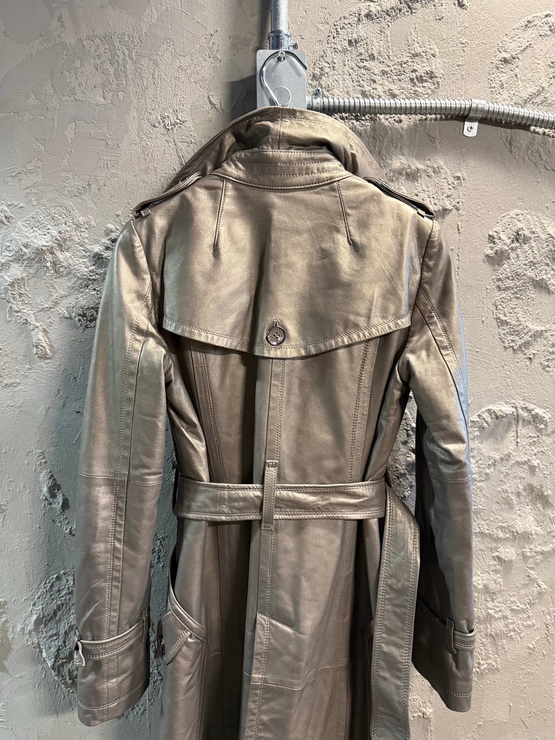 55 버버리 BURBERRY 양가죽 더블 트렌치코트 올리브그레이 상품이미지6