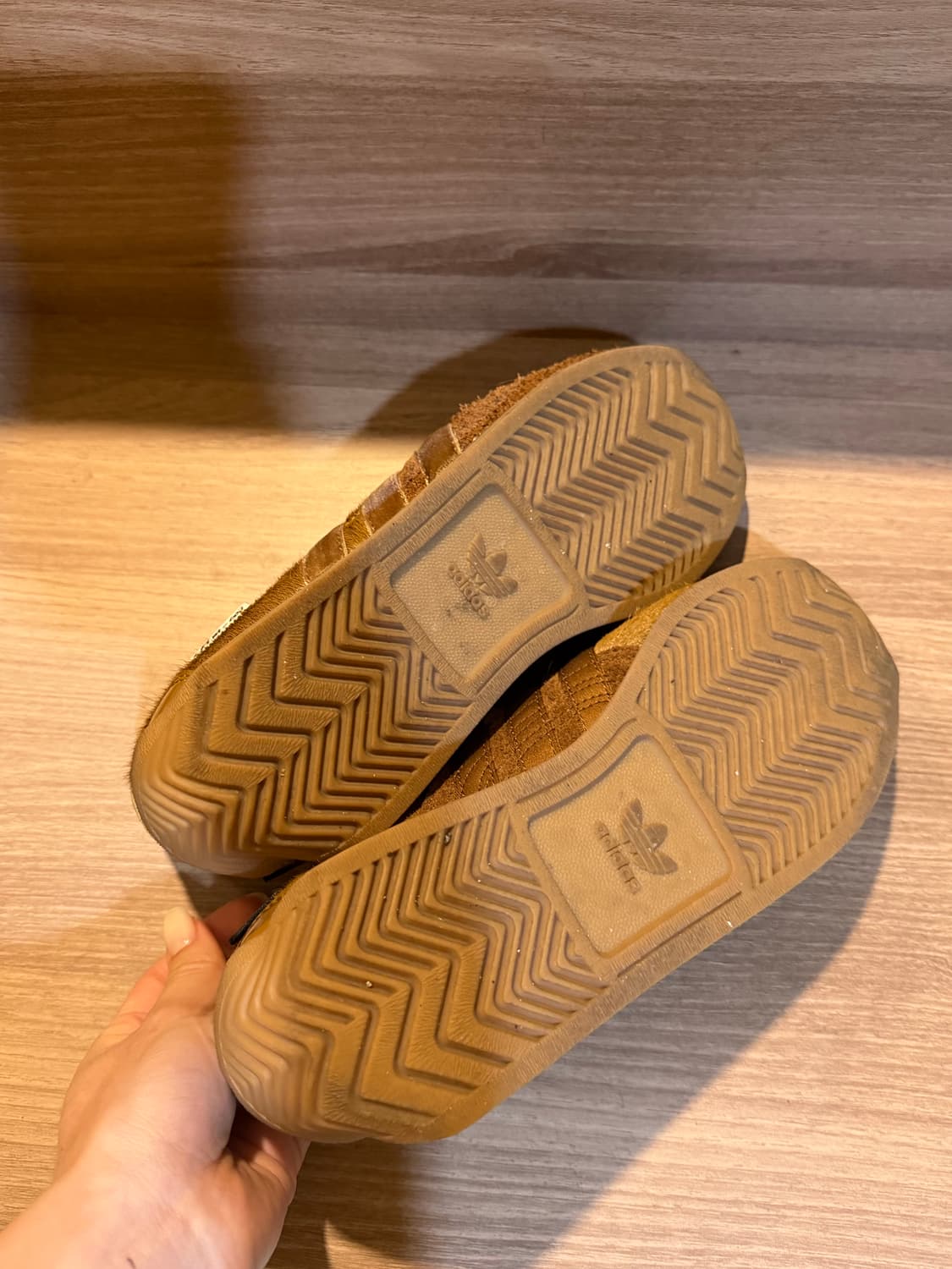 아디다스 송 포 더 뮤트 컨트리 OG 브라운 상품이미지3