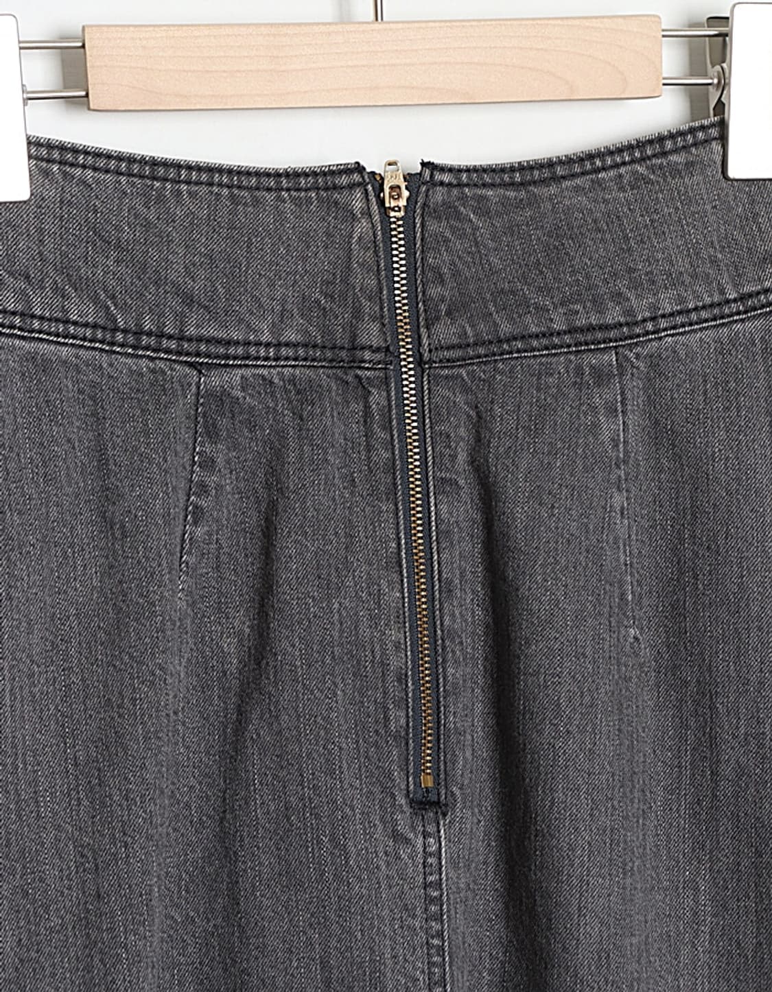 MilaOwen Tuck Flared Denim Skirt (26) 상품이미지6