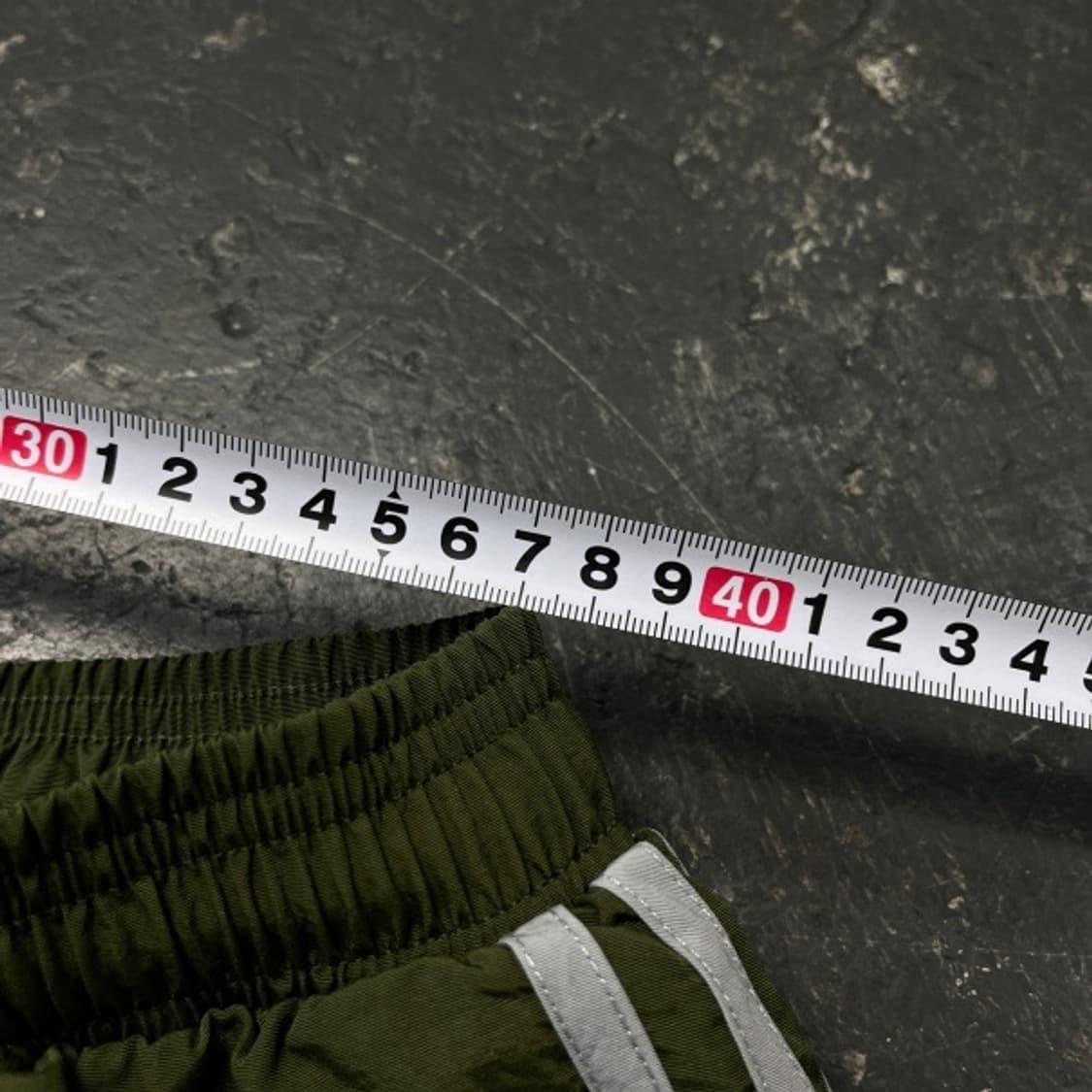 100 아디다스 나일론 팬츠 카키 상품이미지8