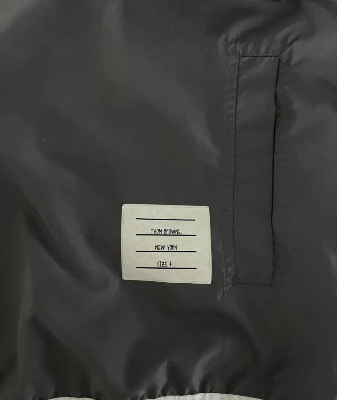 톰브라운 바람막이 상품이미지3