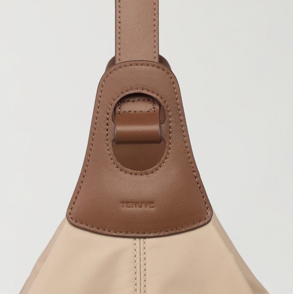 테누브 Tourer Shoulder Fabric Beige bag 상품이미지4