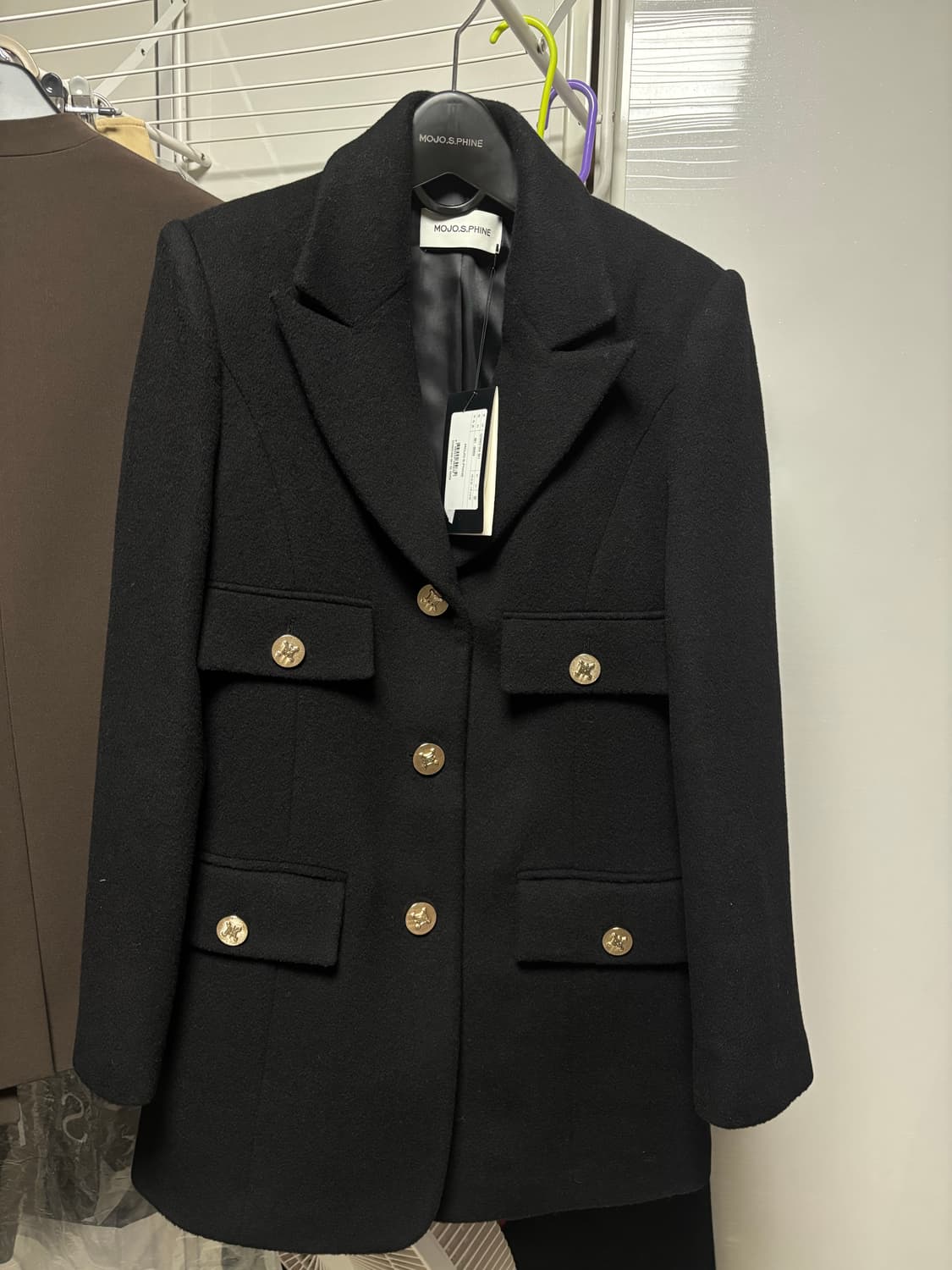 모조에스핀 블랙 금장 코트 55 새상품 상품이미지1