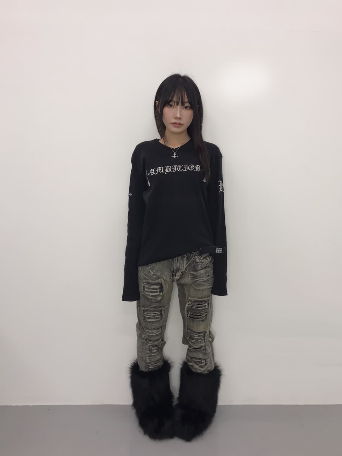 'AMBITION' Gothic Cross V-Neck Tee 상품이미지2