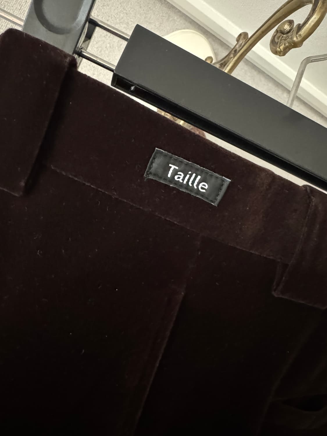 타일레 벨벳 슬랙스 다크브라운 3사이즈 새상품 판매 상품이미지3