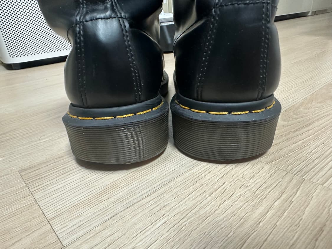 닥터마틴 1460 8홀 모노 상품이미지4