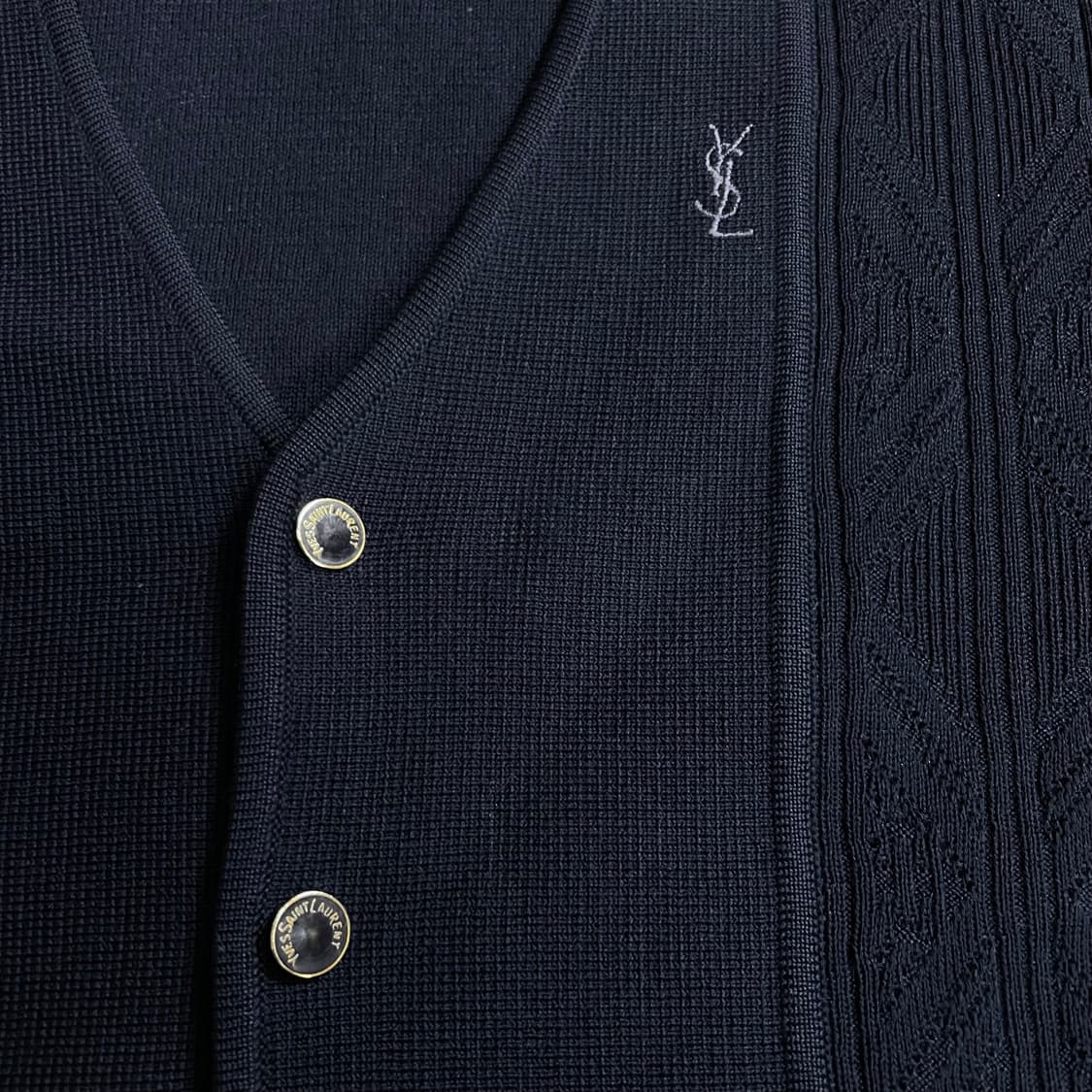 입생로랑 YSL 레터링버튼 베스트 가디건 상품이미지3