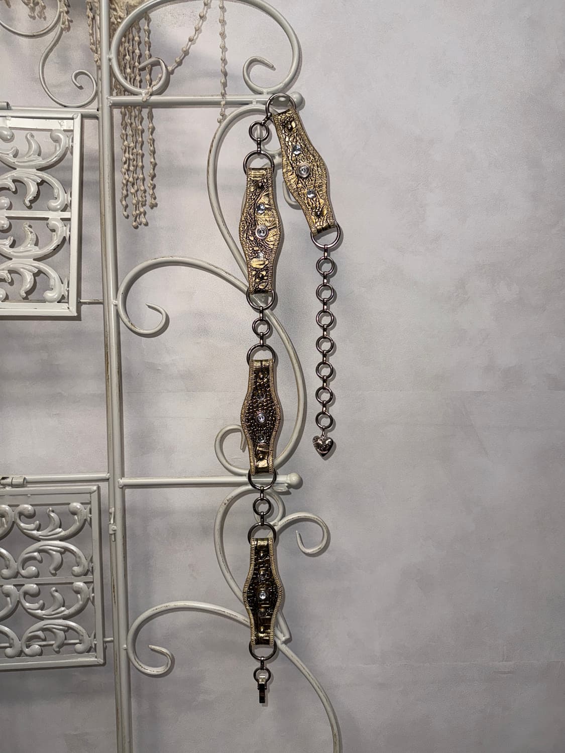 Gold python cubic heart charm chain belt 상품이미지1