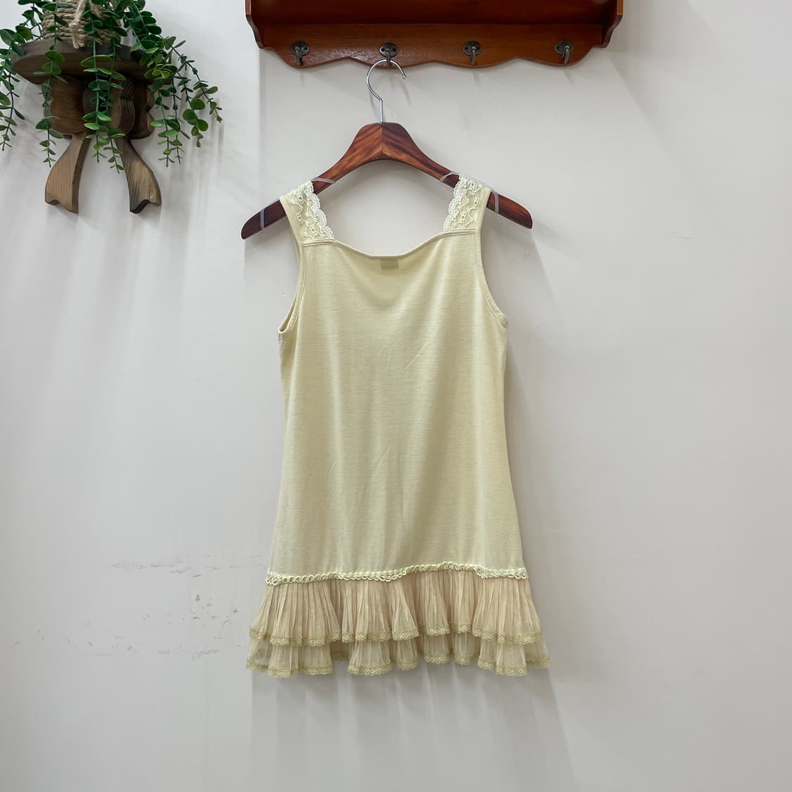 엑시즈참 레이스 쉬폰 디테일 슬리브리스 상품이미지2