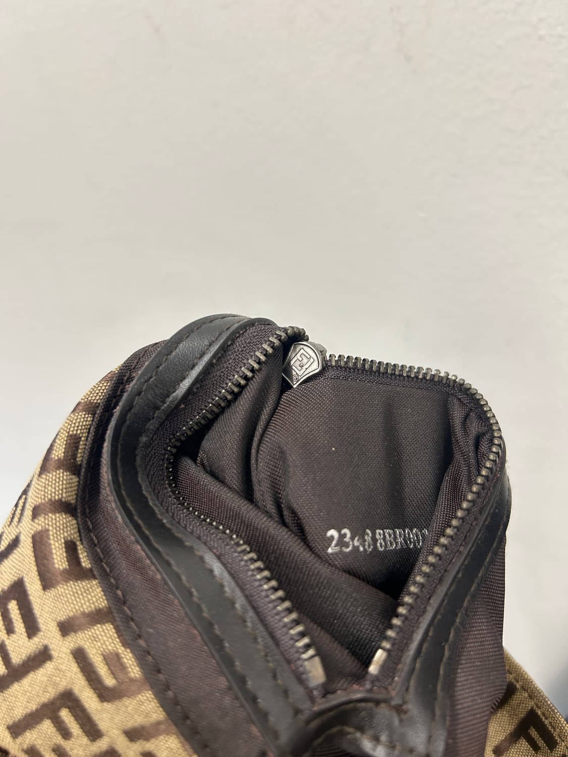 Fendi Zucca Monogram Shoulder Bag  상품이미지8