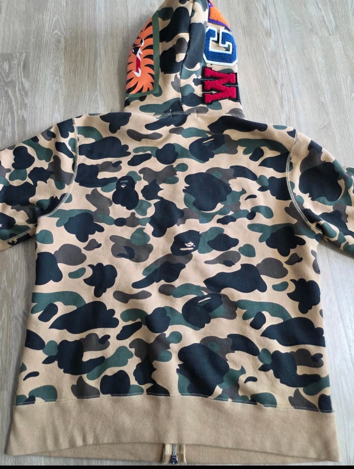 100%정품 베이프 샤크후드집업 황계 M 상품이미지2