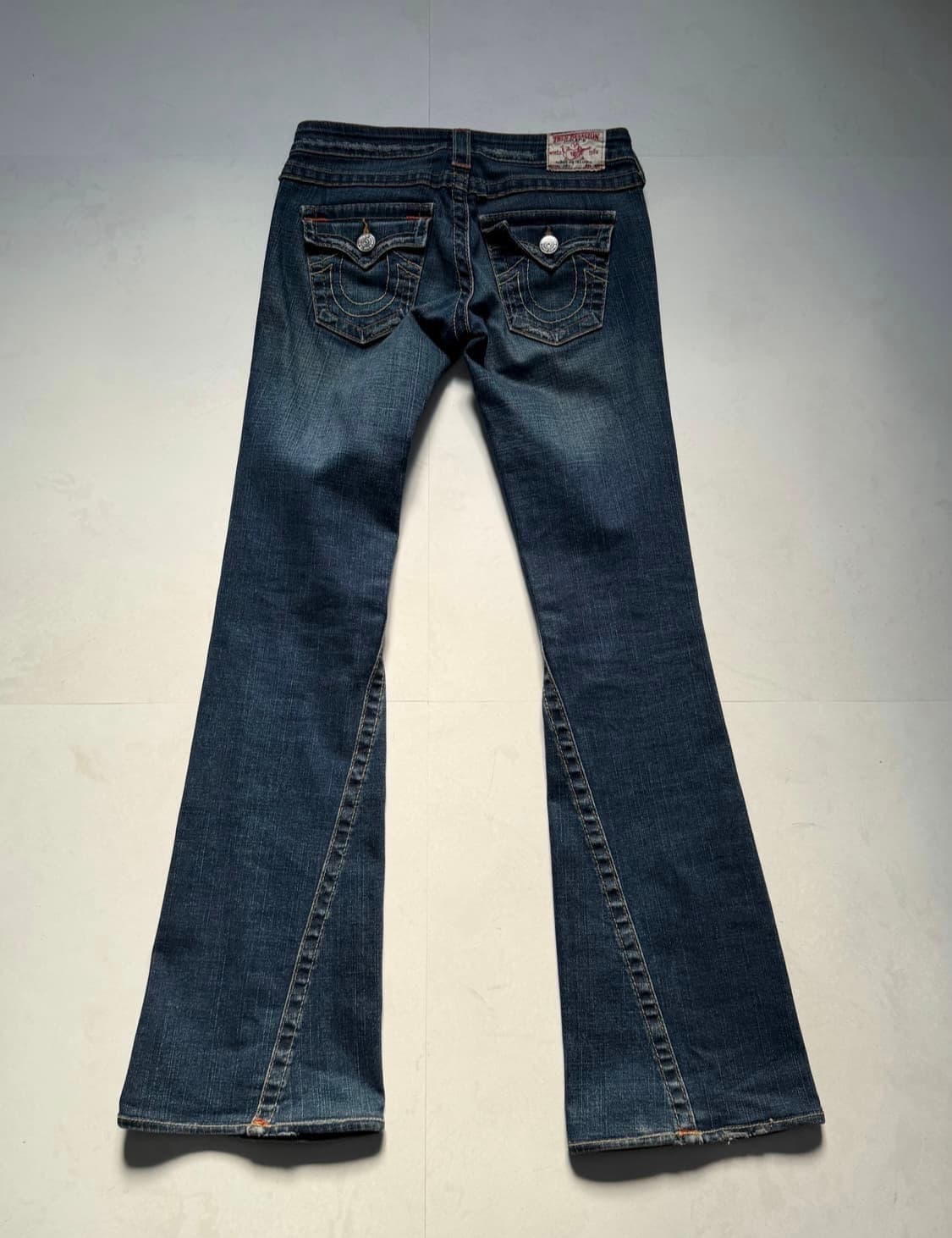 True religion 로우라이즈 진청 워싱 부츠컷 데님 팬츠 상품이미지2
