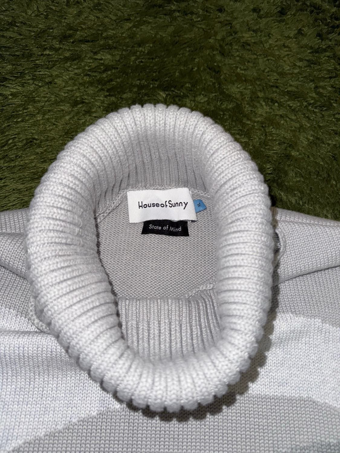 [XL] 하우스 오브 써니 웨이브 엠브로더리 로고 하이넥 니트 상품이미지5